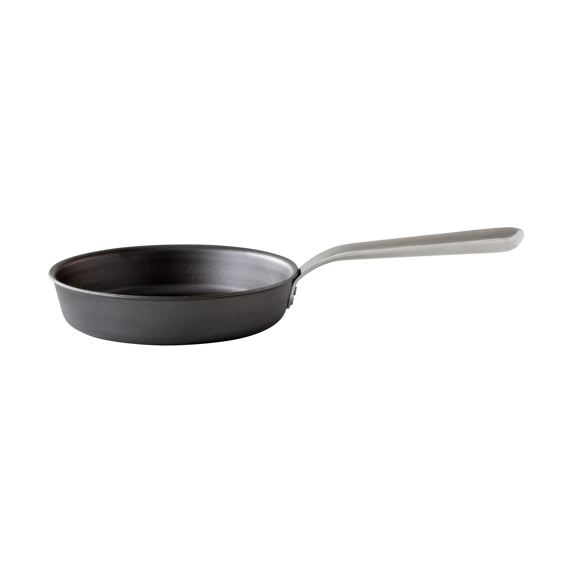Kockums Jernverk 24 cm hiiliteräspannu ergonomisella kahvalla